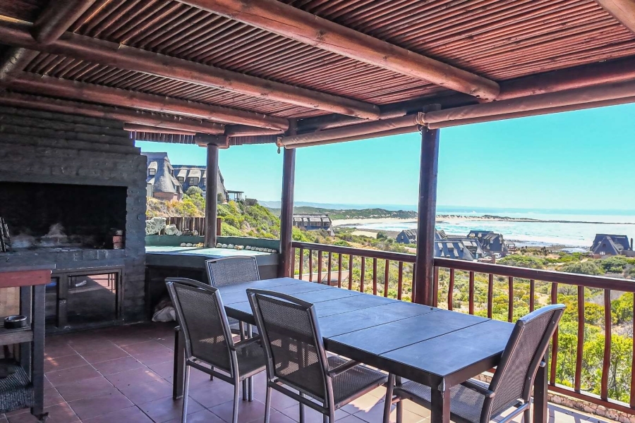 5 Bedroom Property for Sale in Stilbaai Wes Western Cape